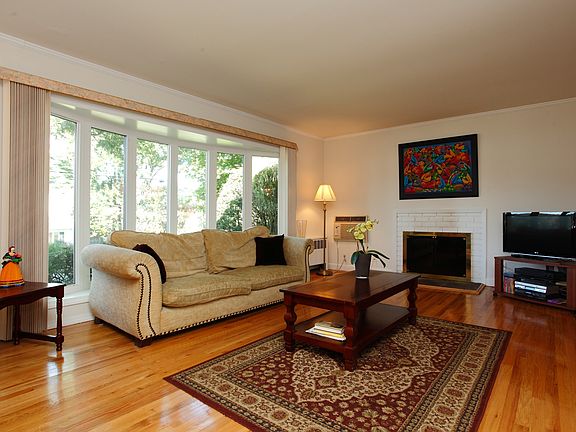 2nd image of 17 Arden Dr