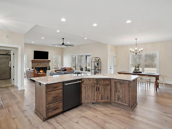 5th image of 1611 Jondre Dr