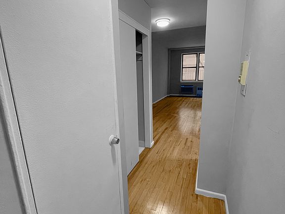 5th image of 207 E 15th St #2D