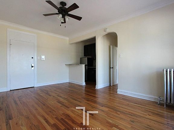 4th image of 4614 N Paulina St #4