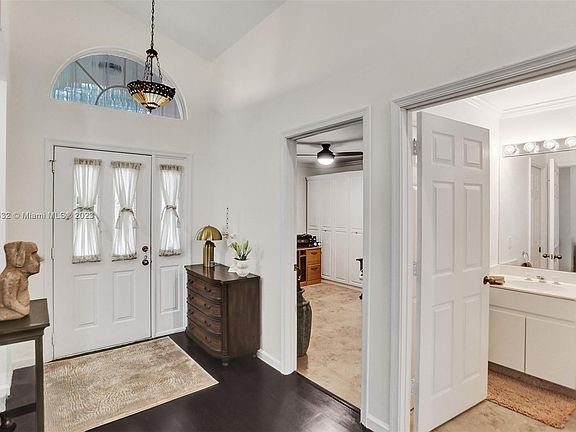 4th image of 505 Misty Oaks Dr