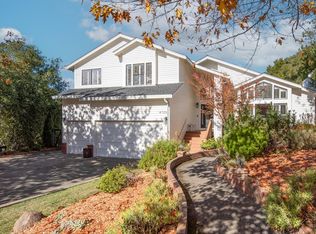 4725 Hillsboro Cir, Santa Rosa, CA 95405