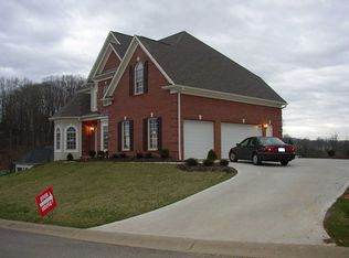 11 Rockingham Ln, Oak Ridge, TN 37830