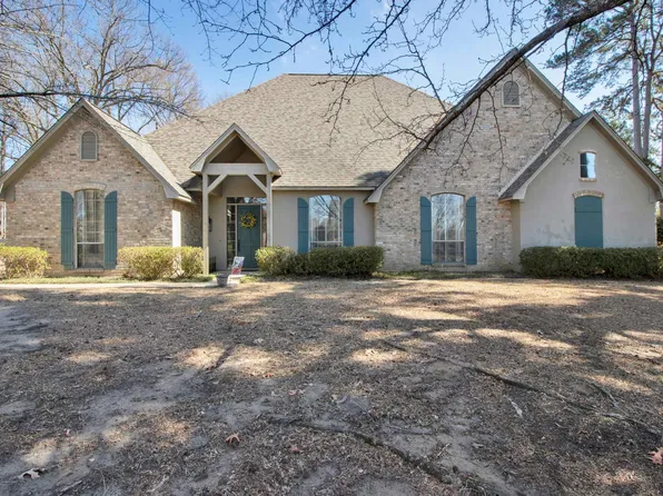 3800 Holly Ridge Dr, Longview, TX 75605