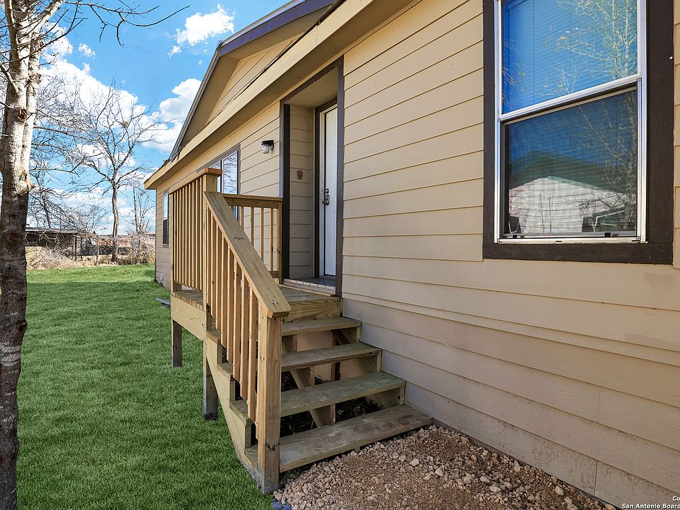 1st image of 18066 La Gloria Rd