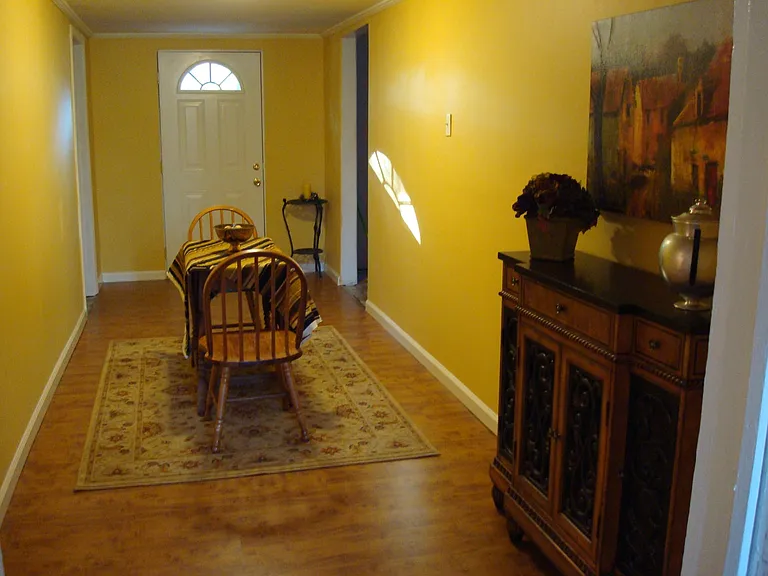 204 S Jordan St — Photo 7