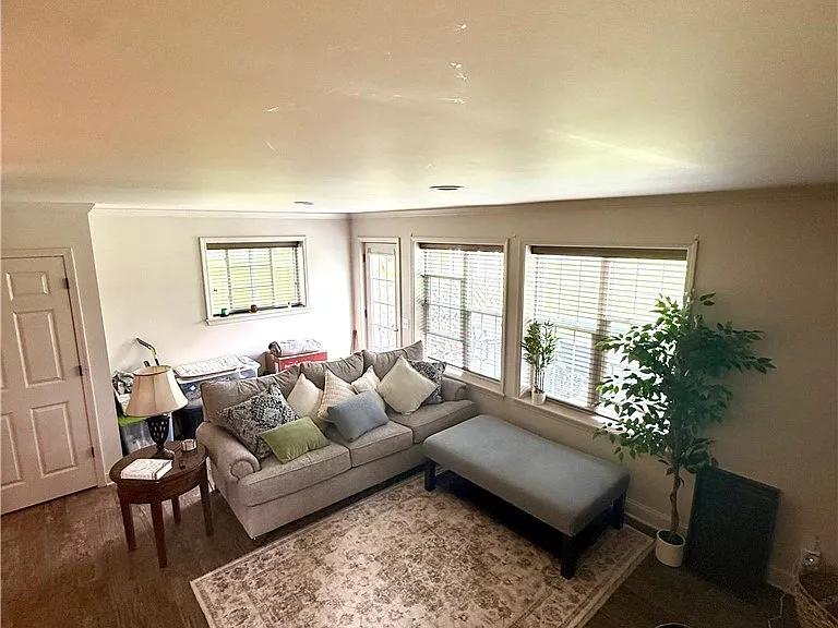 55 University Ave — Photo 8