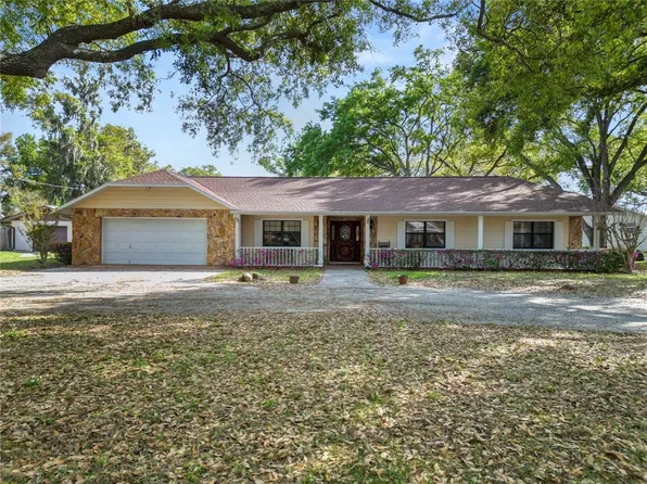 5113 Moll Acres Dr, Plant City, FL 33566