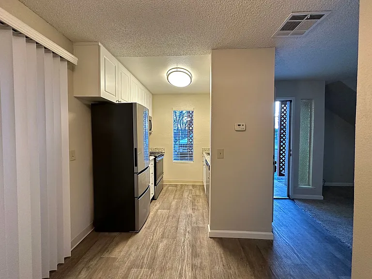 Park Place Apartments, Where Modern Comforts and Charm Meet! — Photo 4