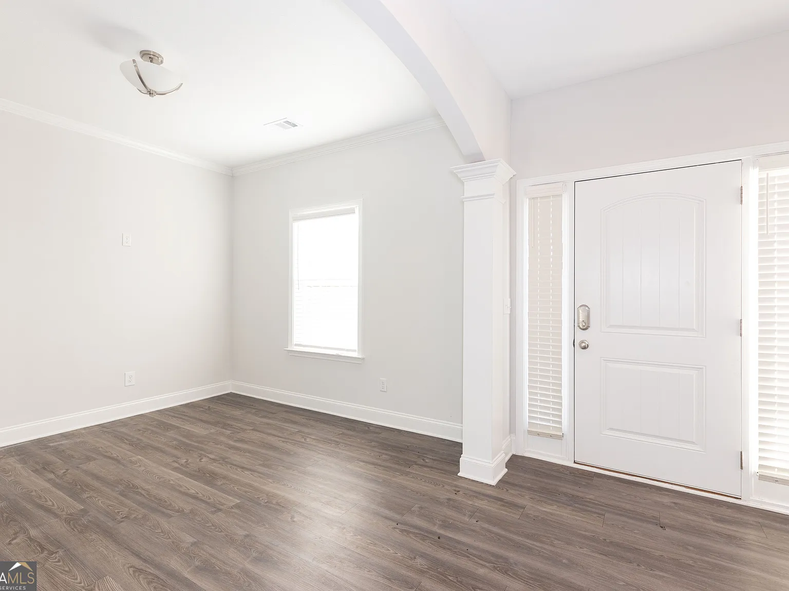 4 bed, 2.5 bath, 2667 sqft, $2,600 — Photo 2