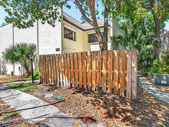 5th image of 8767 Oleander Ct