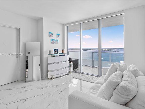 3rd image of 1300 Brickell Bay Dr APT 3303