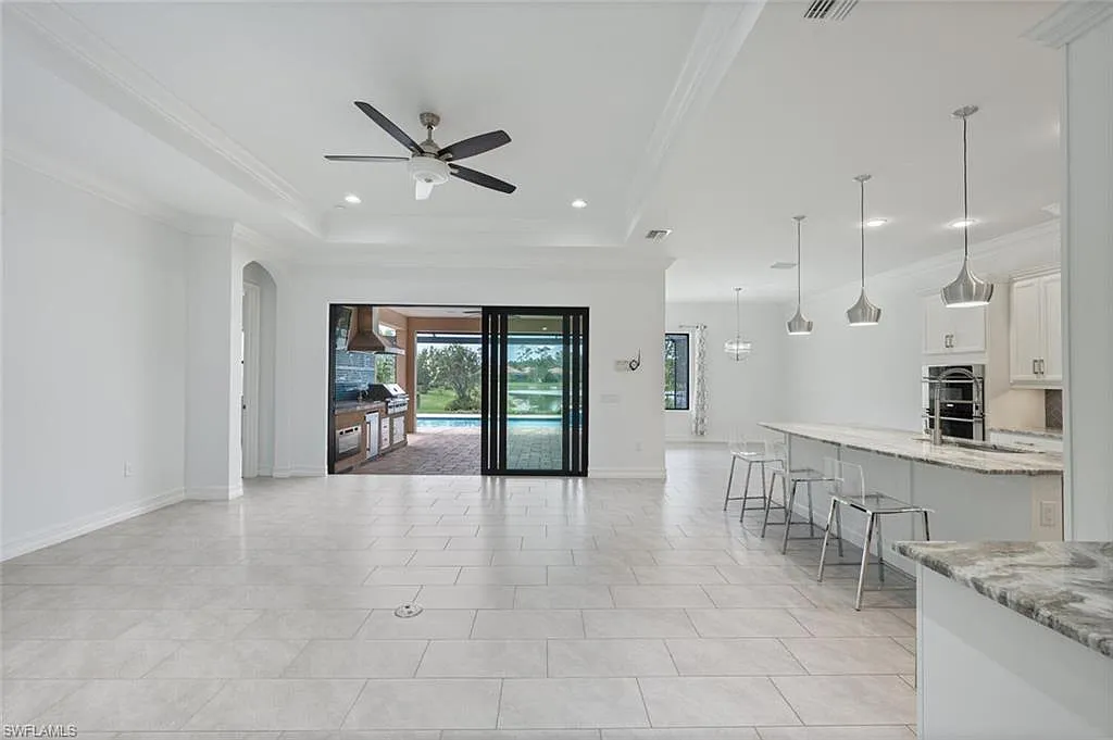 3 bed, 5.0 bath, 2624 sqft, $4,500 — Photo 3