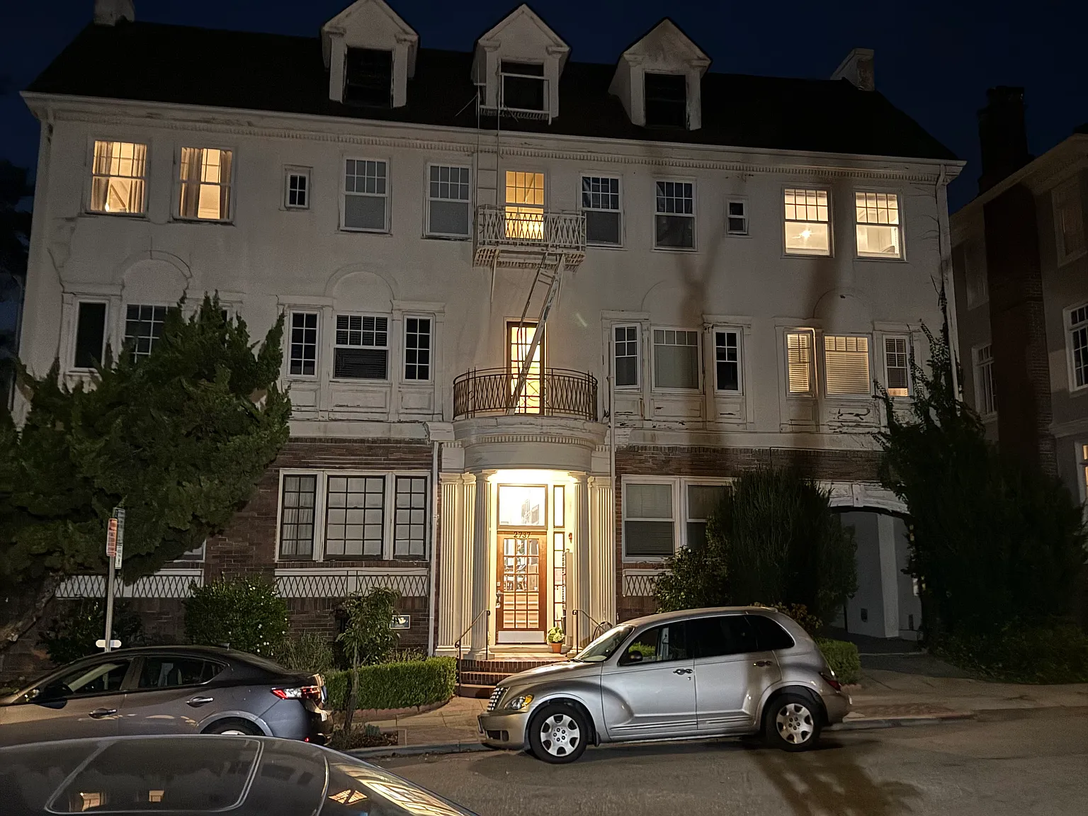 Studio, 550 sqft, $2,300 — Photo 4