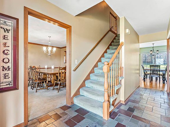 4th image of 1404 Morraine Dr
