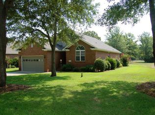 111 Oakview Cir, Manning, SC 29102