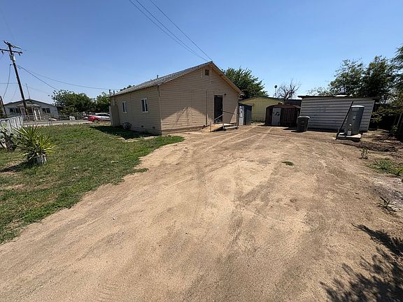 3rd image of 10596 Lewis Dr