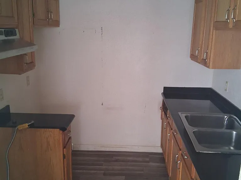 838 Mansfield St — Photo 3