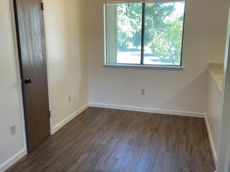 Sunflorin Village Apartments — Photo 29