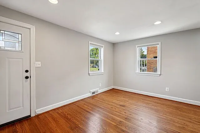2721 S Cleveland St — Photo 4