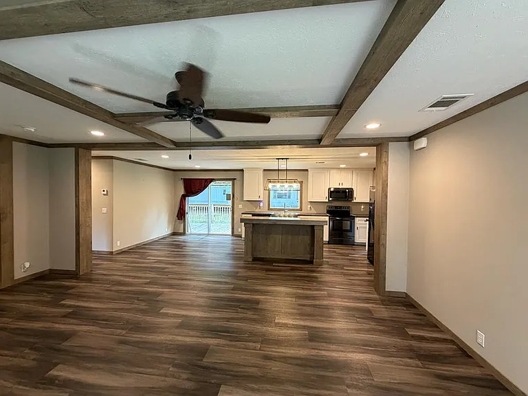 4728 County Road 82 — Photo 3
