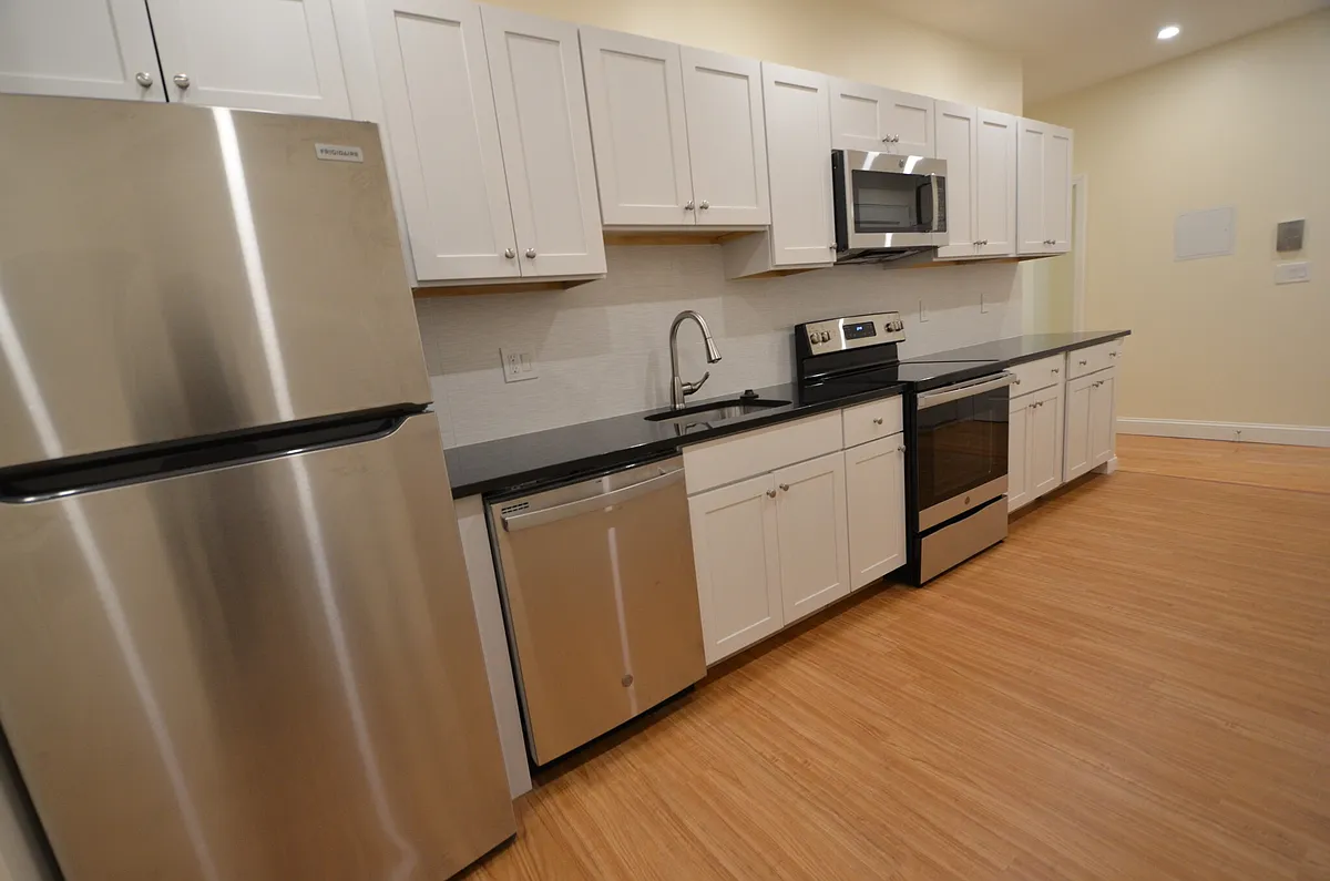 Building Photo - 35 Brookline St #19