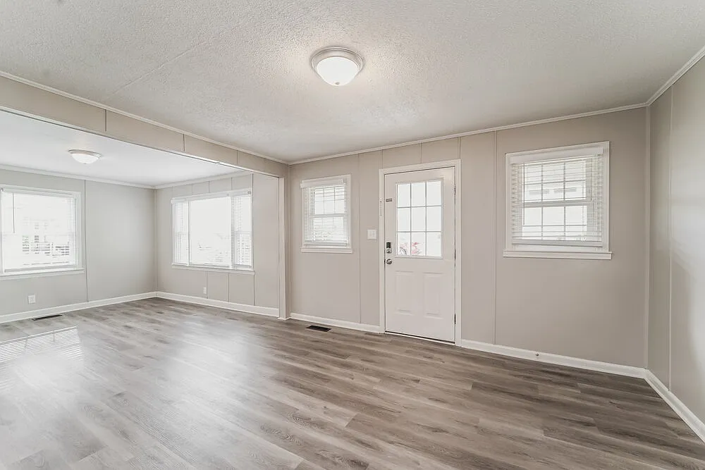 3 bed, 1.0 bath, 1270 sqft, $1,790 — Photo 4