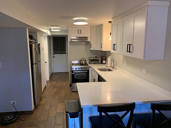 2nd image of 2148 N Claremont Ave #Garden