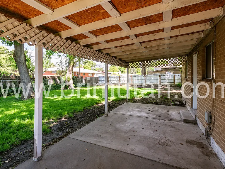 1561 E Delaware Ln — Photo 29