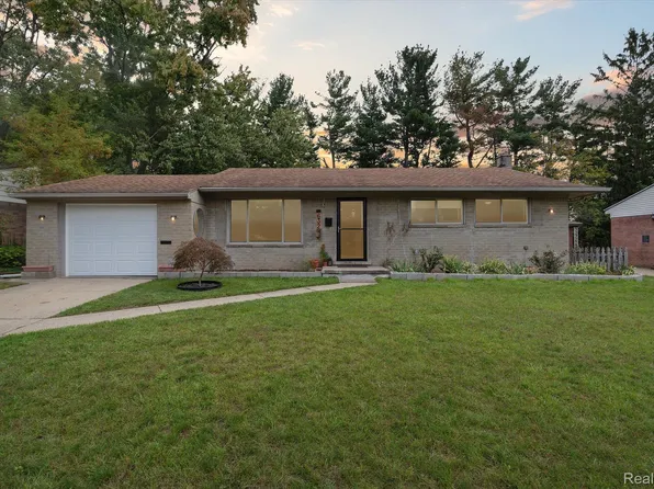 632 Miller Ave, Rochester, MI 48307