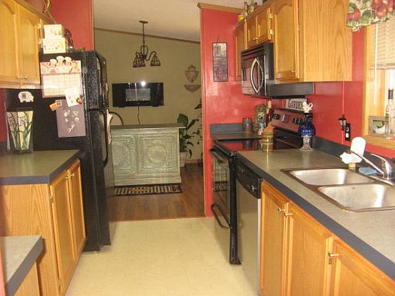 2nd image of 16830 Saddlers Ln