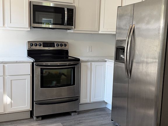 5th image of 113 E Clinton St Unit 1