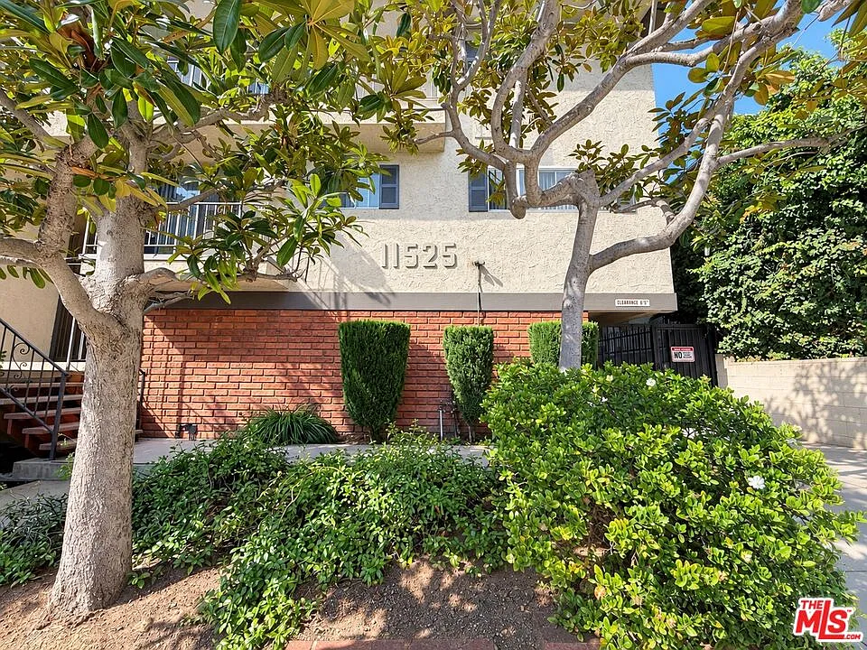 2 bed, 2.0 bath, 1000 sqft, $2,950 — Photo 1