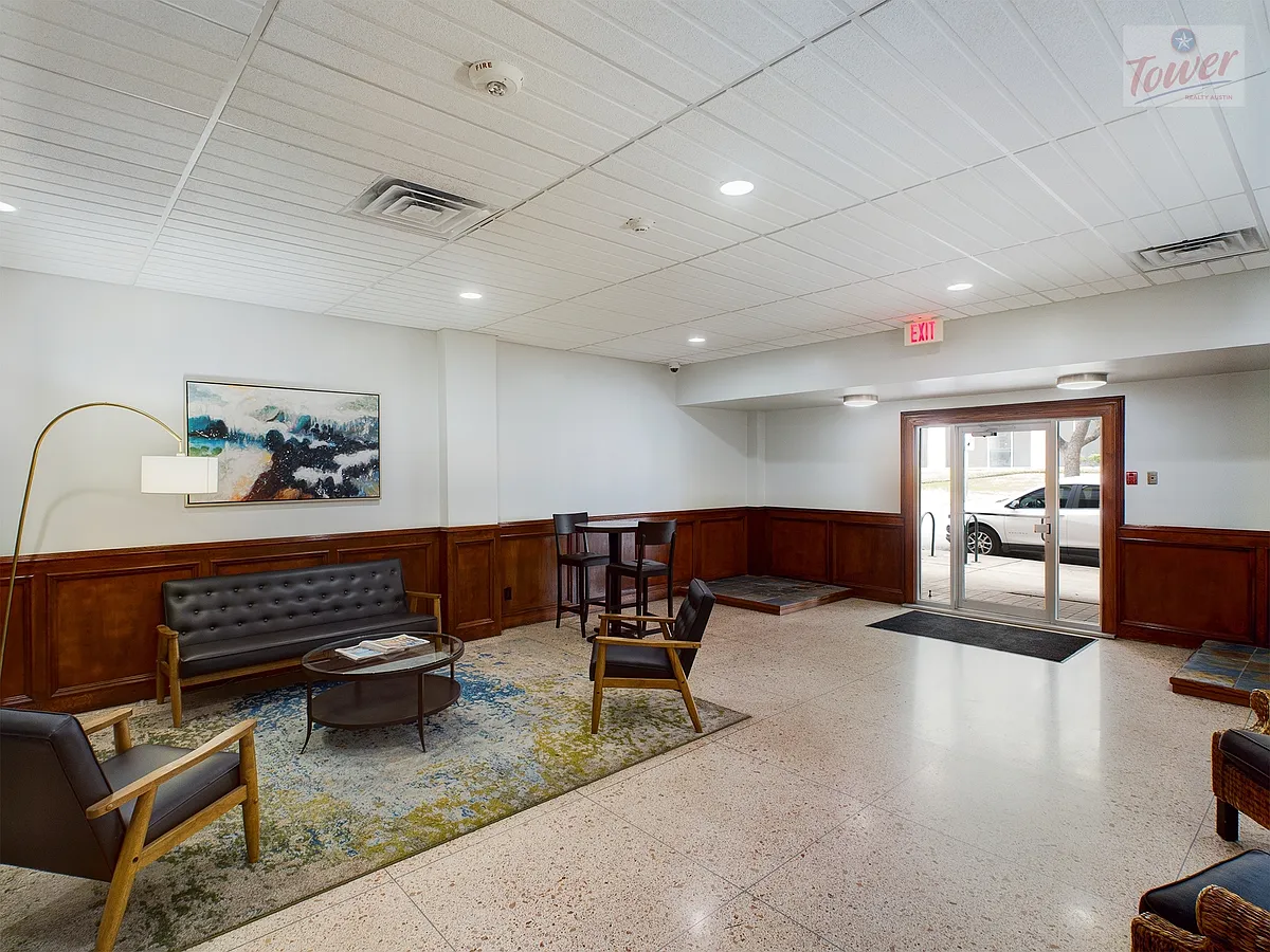 Building Photo - 1800 Lavaca St #203