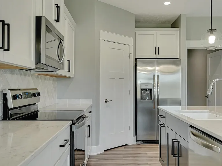 5041 State Hill Dr — Photo 5