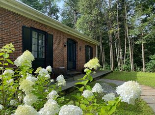 34 Centre St, Dover, MA 02030