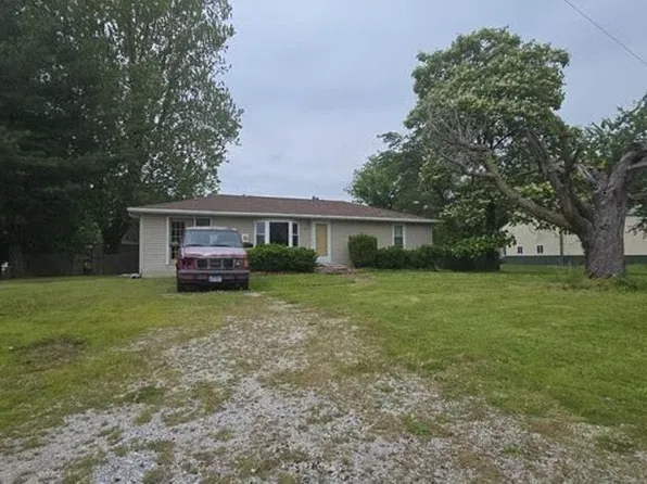 401 Rose Ln, Ellis Grove, IL 62241