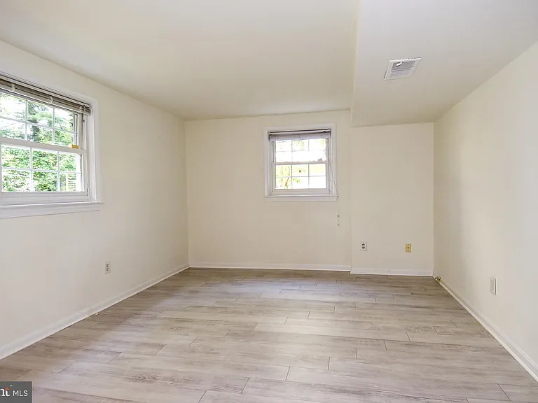 7513 Sebago Rd — Photo 38
