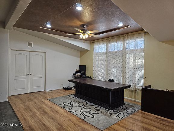 3rd image of 421 S Dakota Drive