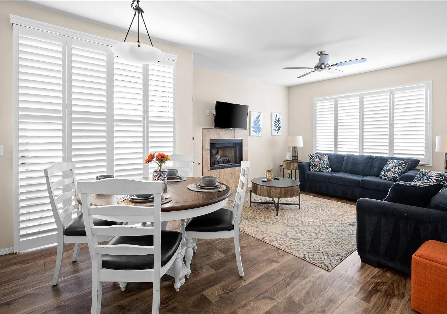 2929 W Yorkshire Dr - Yorkshire 1080 — Photo 1