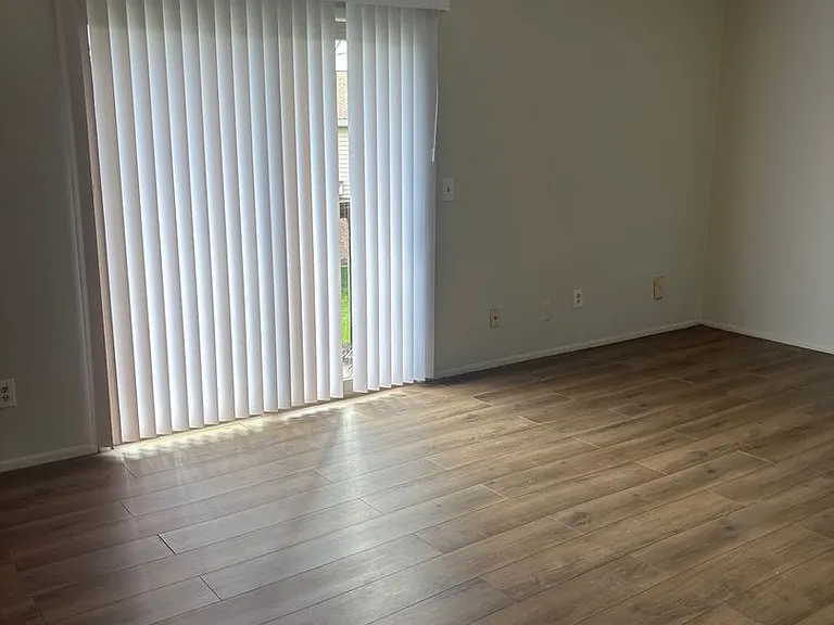Kingston Green Apartments — Photo 42