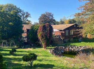 1 Panoramic Dr, Valley Cottage, NY 10989