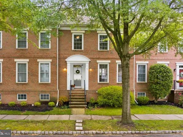 83 Malsbury St, Robbinsville, NJ 08691