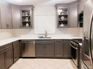 1 Renfro Rd, Somerset, NJ 08873