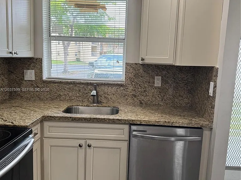 8325 Sunrise Lakes Blvd #103 — Photo 6