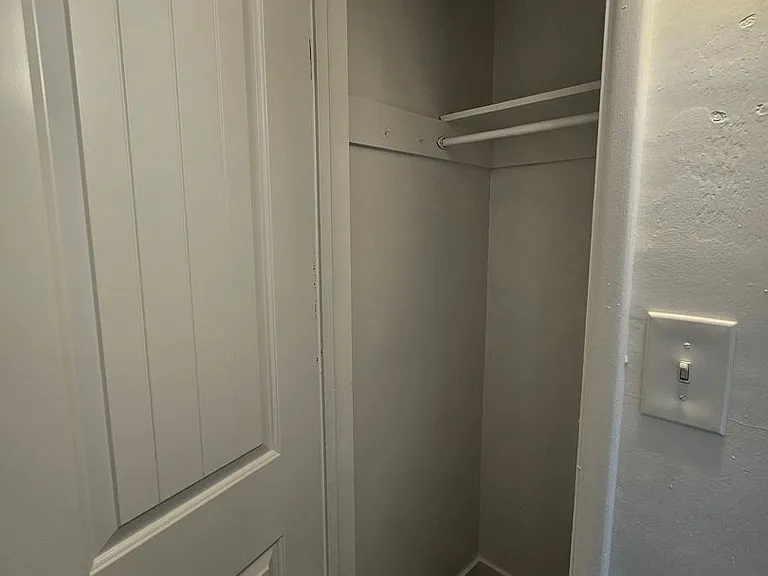 Town & Country Apartments — Photo 23