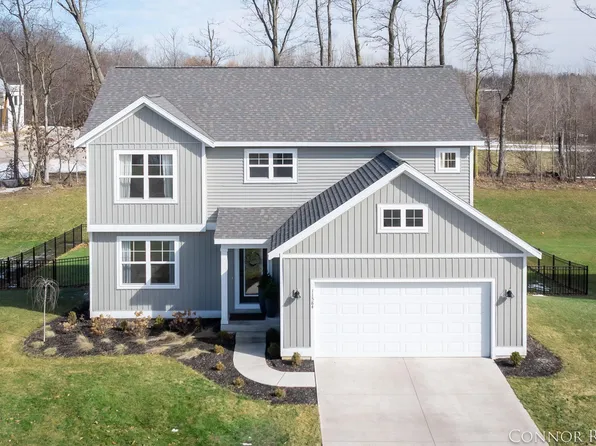 11584 Sessions Dr NW, Grand Rapids, MI 49534