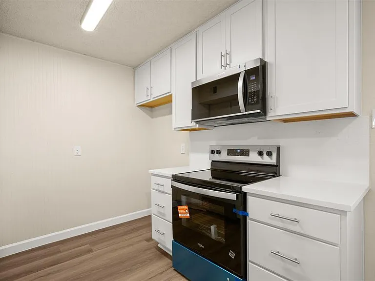 2408 Longview St #112 — Photo 5