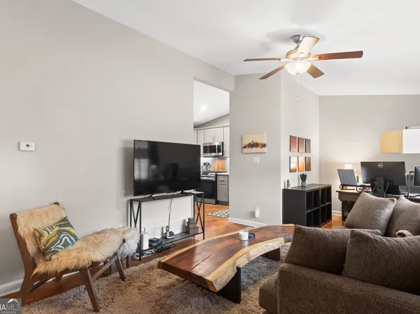 326 Norton Cir SE, Smyrna, GA 30082