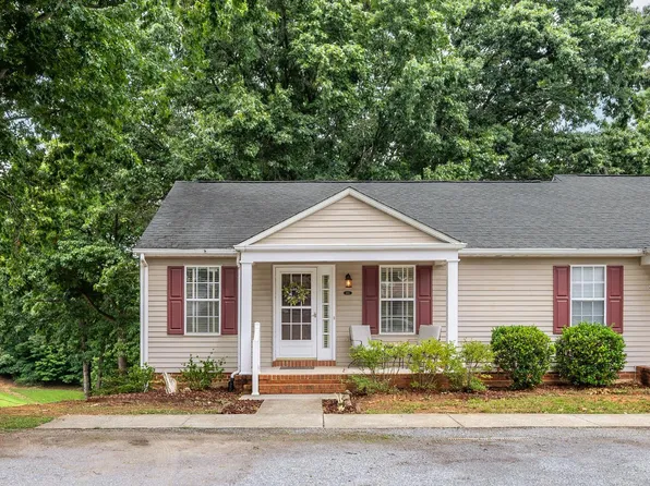 401 Royal Gardens Ct, Madison Heights, VA 24572